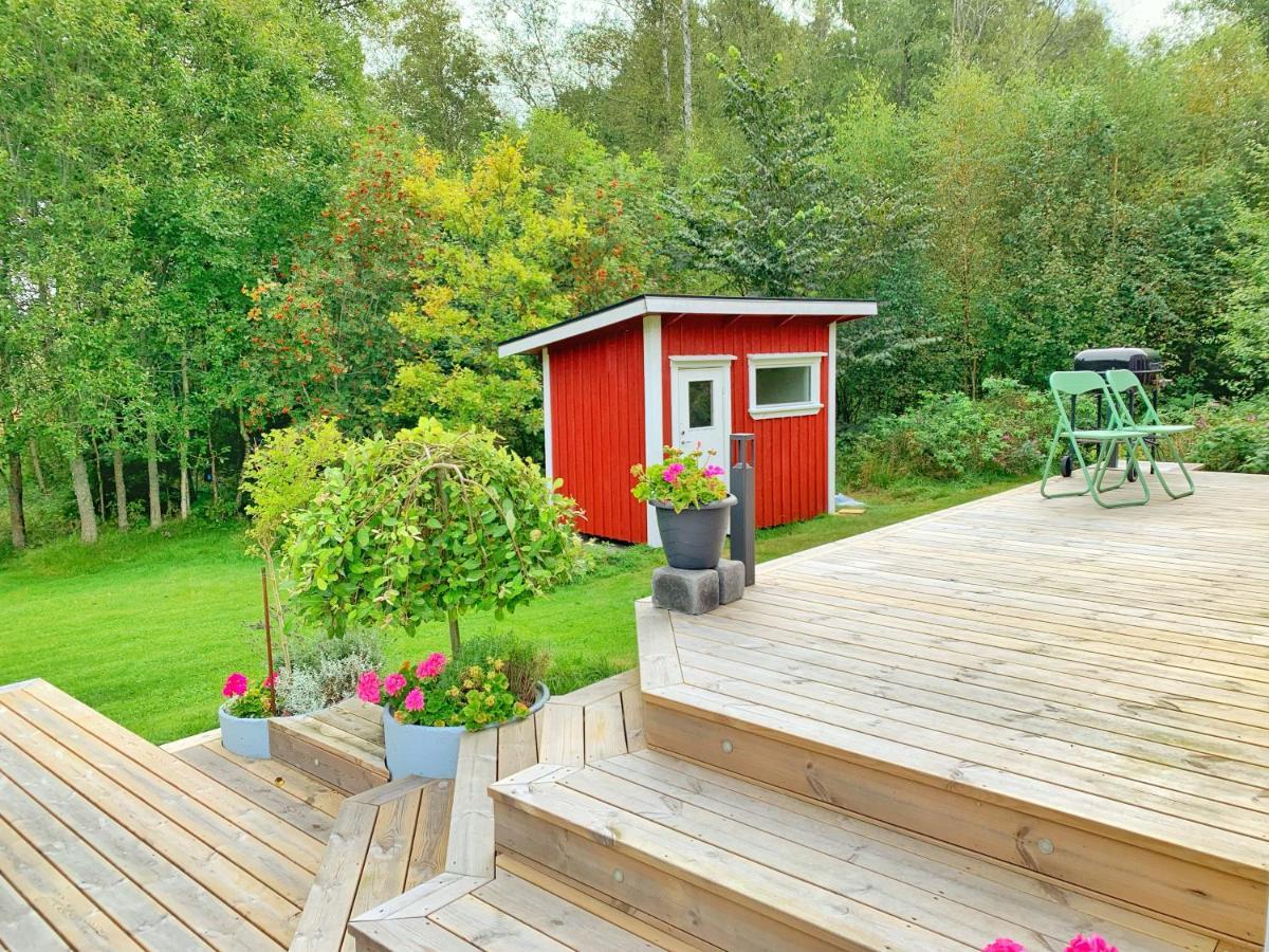 The Blomsholm Cabin - Load Your Electric Car Strömstad Eksteriør billede