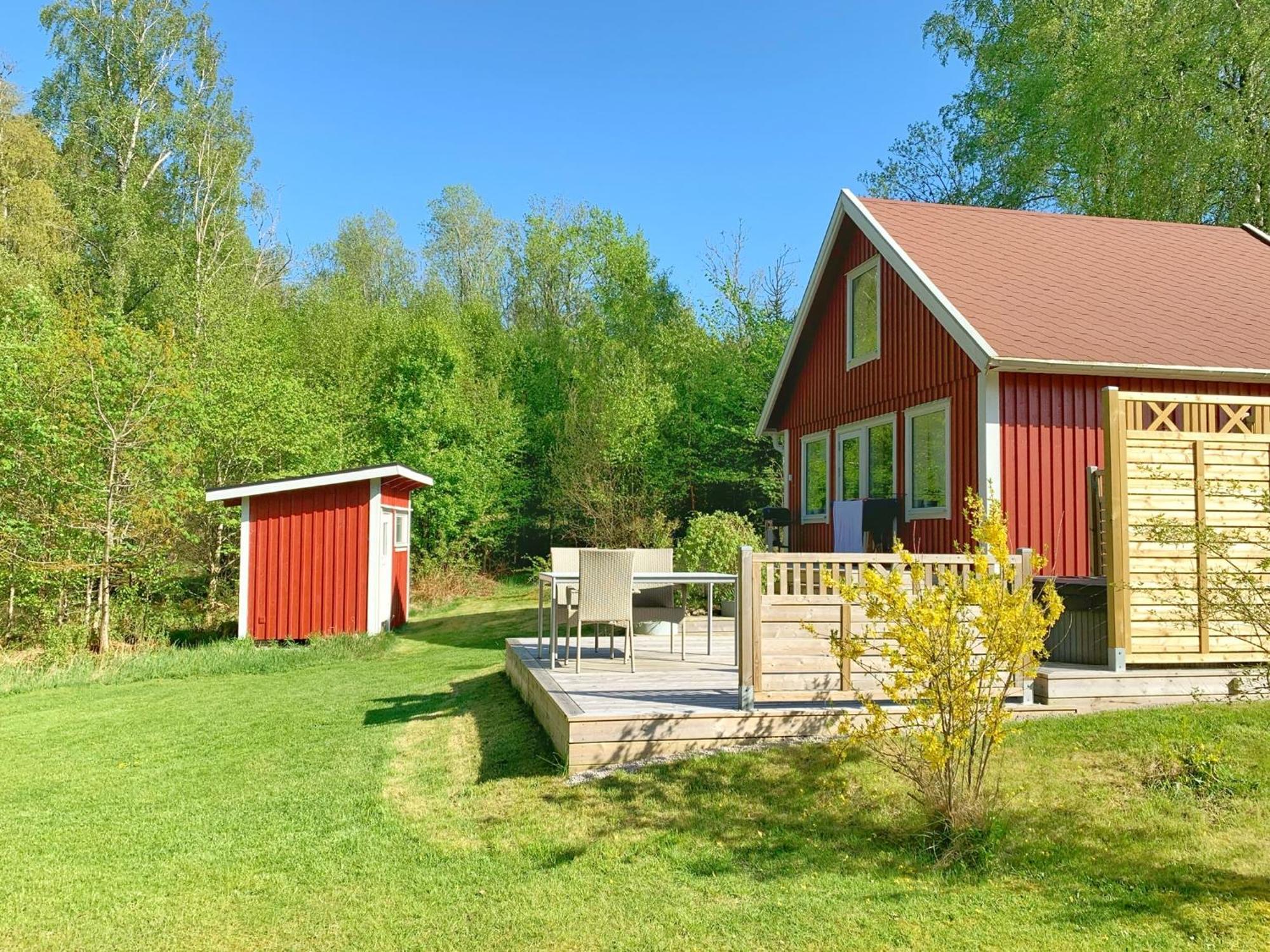 The Blomsholm Cabin - Load Your Electric Car Strömstad Eksteriør billede