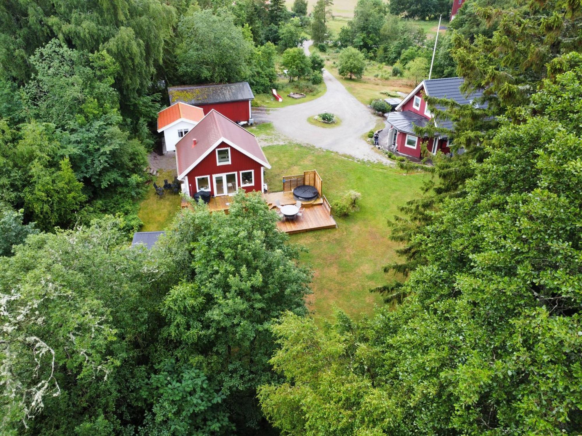 The Blomsholm Cabin - Load Your Electric Car Strömstad Eksteriør billede